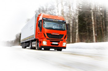 Iveco Stralis Hi-Way: встречаем весну вместе с Грузовиком года 2013!