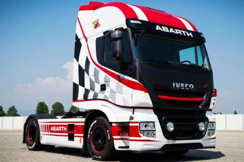 Эксклюзив от Iveco и Abarth в бело-красных тонах